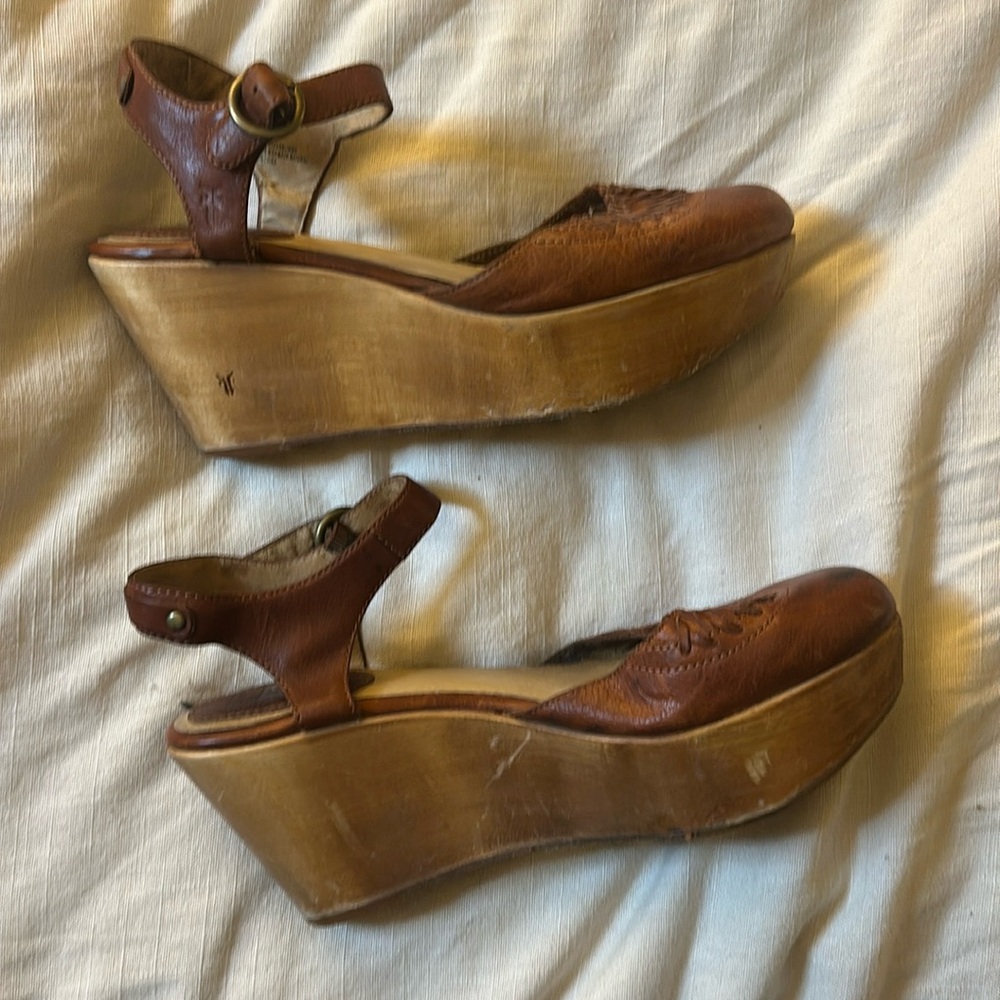 Frye platform sandals 9.5 (used)